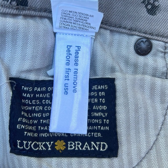 Lucky Brand NWOT “Charlie Super Skinny” skull and crossbones raw hem jeans SZ 26 - Picture 8 of 9